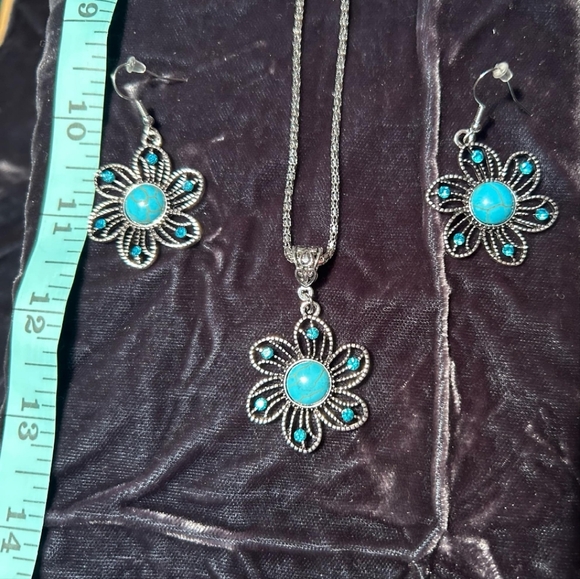 NWOT Silver and Turquoise Flower Jewelry Set - Picture 2 of 3